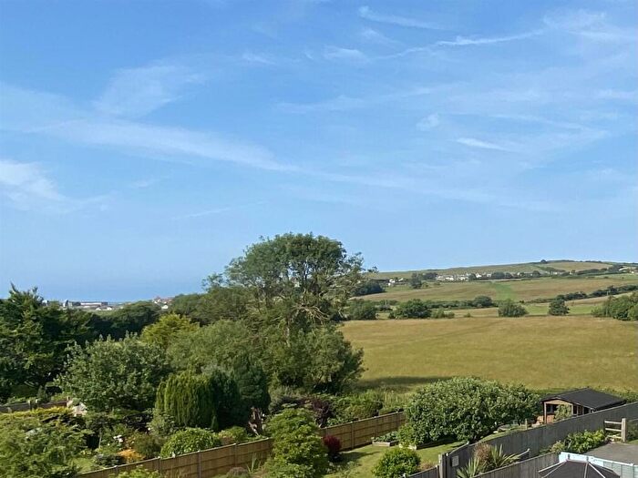 3 Bedroom Apartment For Sale In West Bay Road, Bridport, DT6