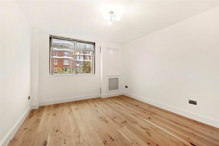 2 Bedroom Flat To Rent In Century Court, Grove End Road, NW8