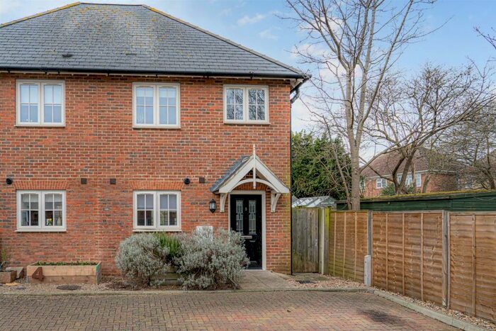 2 Bedroom House To Rent In Vicarage Gardens, Saddleton Road, Whitstable, CT5