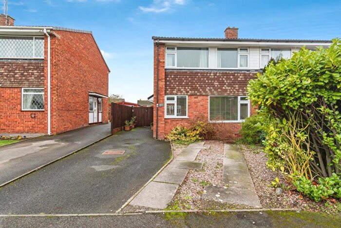 3 Bedroom Semi-Detached House For Sale In Manor Farm Crescent, Stafford, ST17