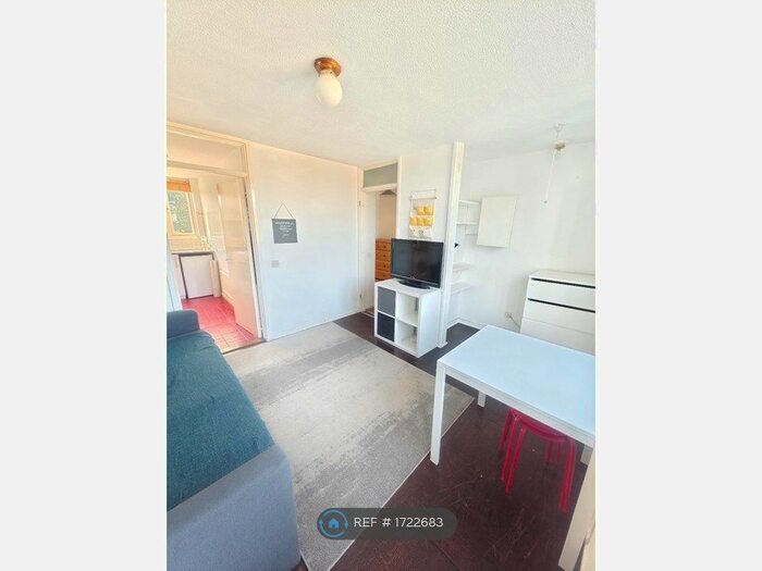 1 Bedroom Flat To Rent In Amina Way, London, SE16