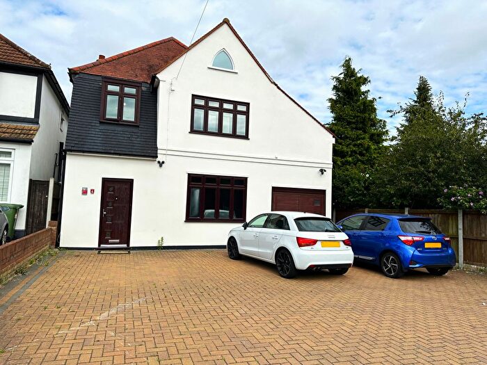 1 Bedroom Property To Rent In Pettits Lane, Romford, Essex, RM1