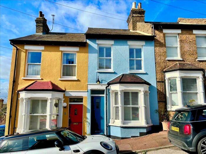 2 Bedroom Terraced House To Rent In Leigh On Sea, SS9