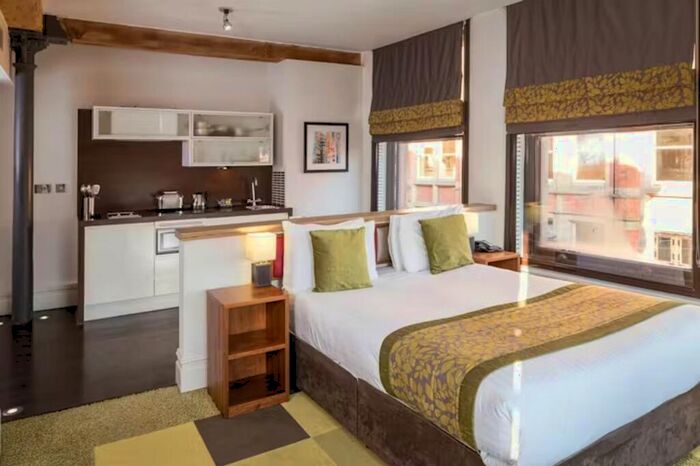 1 Bedroom Flat To Rent In Iconinc - Manchester City, Princess St, Manchester, M1