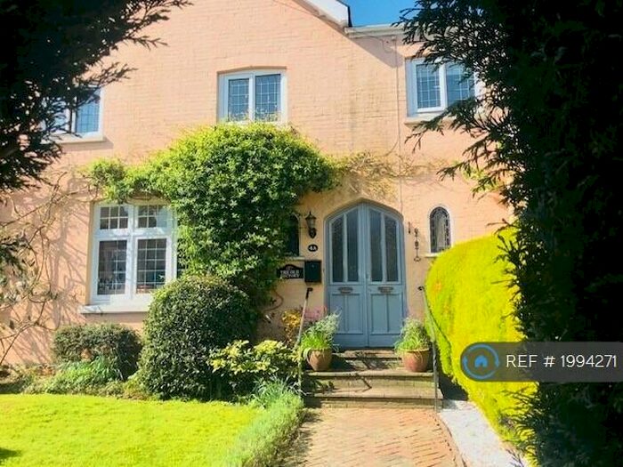 4 Bedroom Semi-Detached House To Rent In Church Road, Polegate, BN26