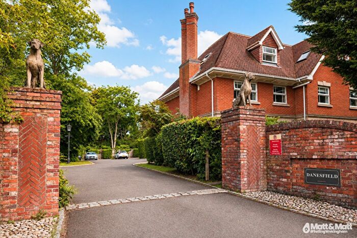 2 Bedroom Flat For Sale In Danesfield, Wiltshire Road, Wokingham, RG40