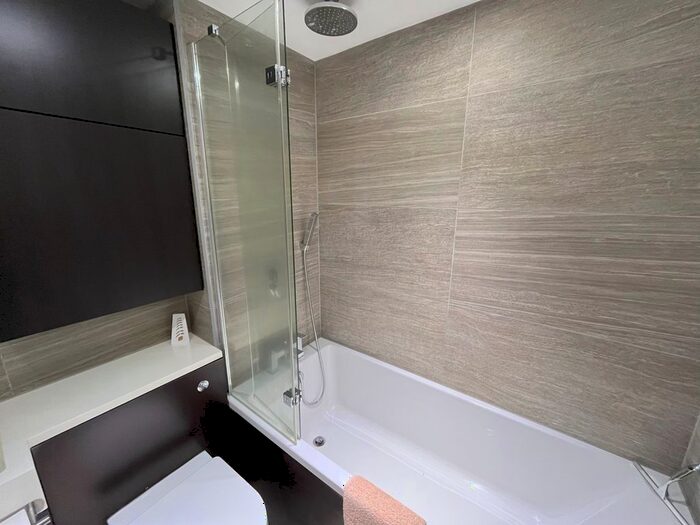 1 Bedroom Flat For Sale In Godwin Close, Sewardstone Road, London, E4