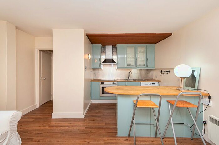 1 Bedroom Flat To Rent In Craven Hill Gardens, Paddington, W2