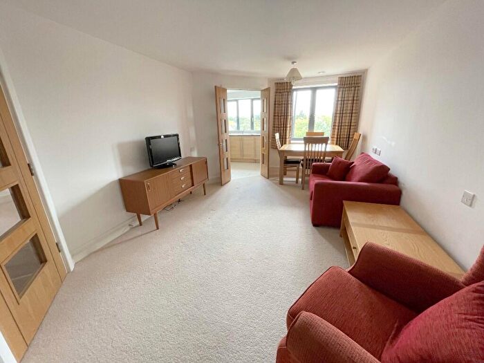 1 Bedroom Retirement Property To Rent In Darkes Lane, Potters Bar, Hertfordshire, EN6
