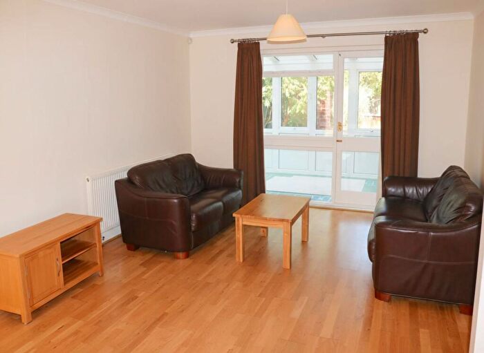 5 Bedroom Detached House To Rent In Union Lane, Cambridge, CB4