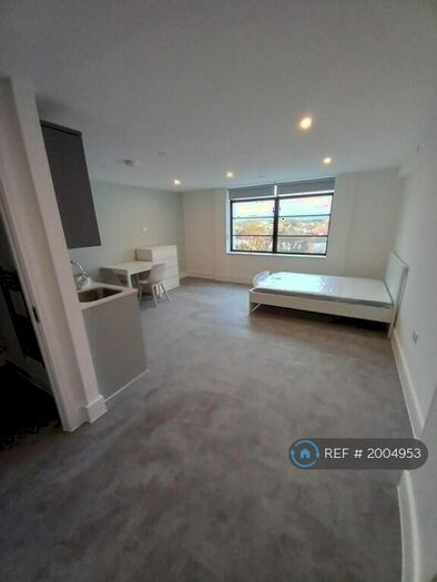 Studio To Rent In Nouveau House, Enfield, EN1