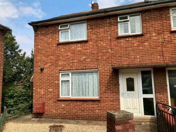 4 Bedroom Semi-Detached House To Rent In Graeme Close, Bristol, BS16