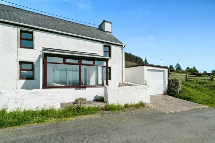3 Bedroom Semi-Detached House For Sale In Nefyn, Pwllheli, Gwynedd, LL53