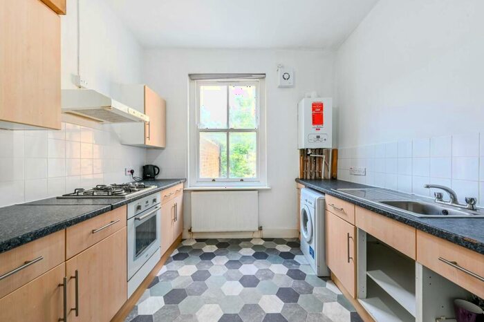 3 Bedroom Maisonette To Rent In Yeate Street, De Beauvoir Town, London, N1