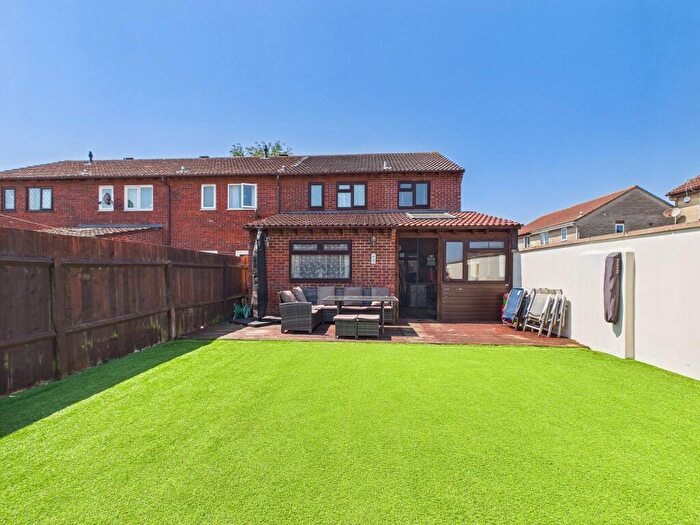 4 Bedroom End Of Terrace House For Sale In Longdown Drive, Worle, Weston-Super-Mare, BS22
