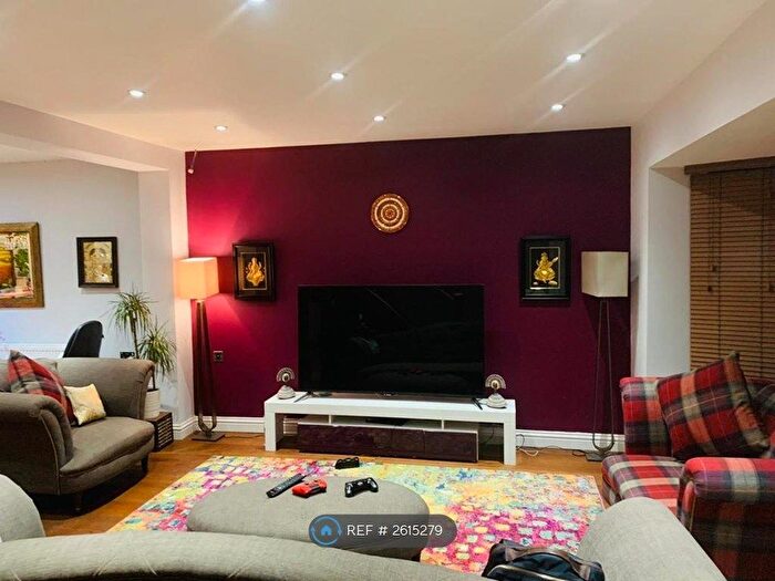 5 Bedroom Semi-detached House To Rent In Ninesprings Way, Hitchin, SG4