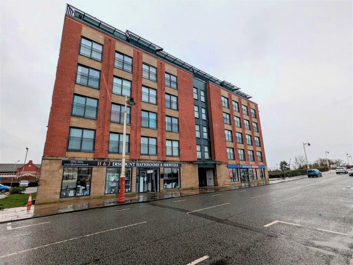 2 Bedroom Flat To Rent In Anchorage, Kingsway, Southport, Merseyside, PR8