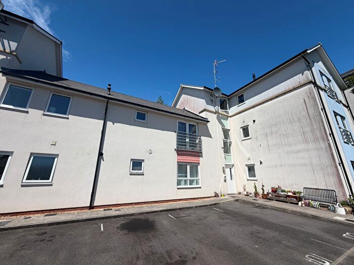 2 Bedroom Flat To Rent In Guillemot Road, Bristol, BS20