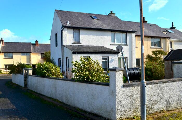 3 Bedroom End Of Terrace House For Sale In Macsween Drive, Isle Of Lewis, HS2