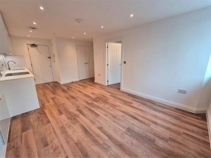 1 Bedroom Flat To Rent In Golden House, Power Close, Guildford, GU1