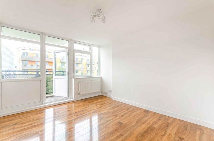 1 Bedroom Flat To Rent In Shaftesbury Court, Islington, London, N1
