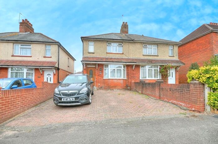 3 Bedroom Semi-Detached House For Sale In Honeysuckle Road, Southampton, Hampshire, SO16