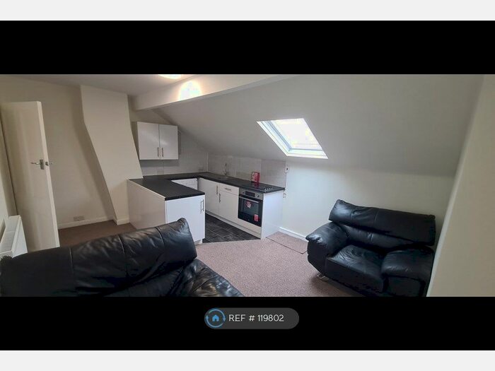1 Bedroom Flat To Rent In Roman Place, Roundhay, LS8