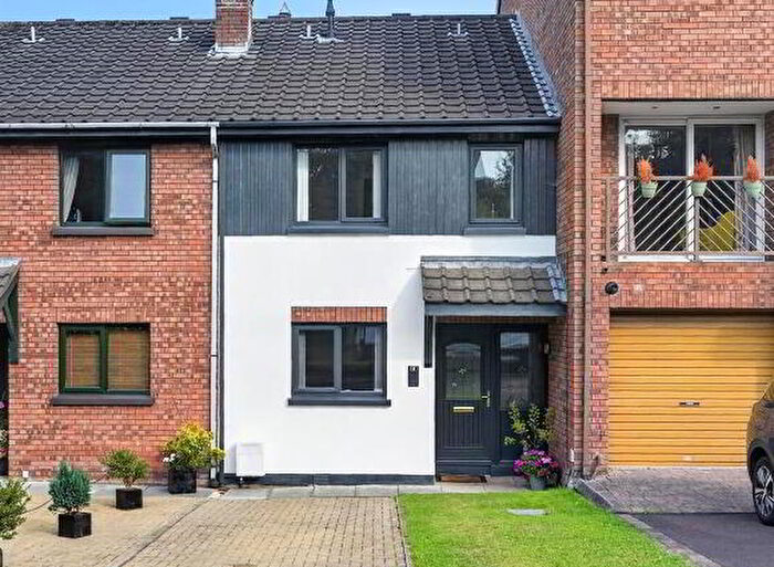 3 Bedroom TownHouse For Sale In Upper Malone Close, Belfast, BT9