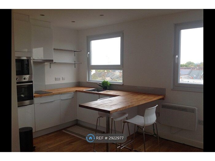 Studio To Rent In Myddleton Road, London, N22