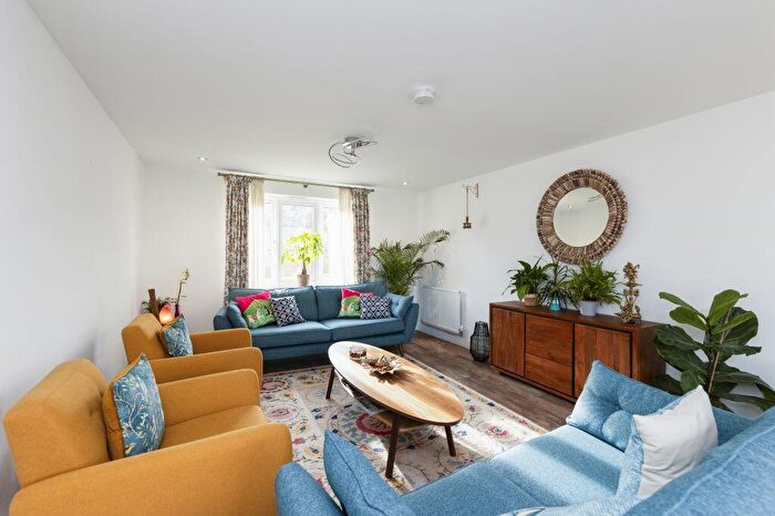 4 Bedroom Detached House For Sale In Monteith Place, Bilston, EH25