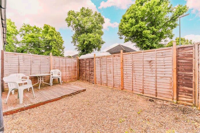 1 Bedroom Flat To Rent In London Road, Hackbridge, SM6