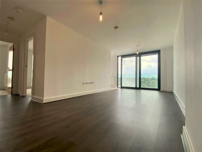 2 Bedroom Apartment To Rent In Century Tower, Shire Gate, Chelmsford, CM2