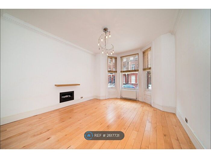 1 Bedroom Flat To Rent In Rosary Gardens, London, SW7
