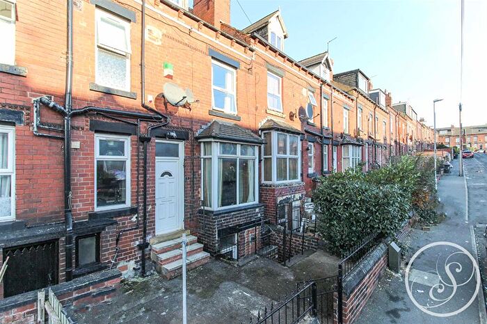 2 Bedroom Terraced House For Sale In Ashton Terrace, Leeds, LS8