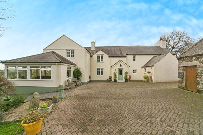 6 Bedroom Detached House For Sale In Llandyfrydog, Llannerch-y-Medd, Isle Of Anglesey, LL71