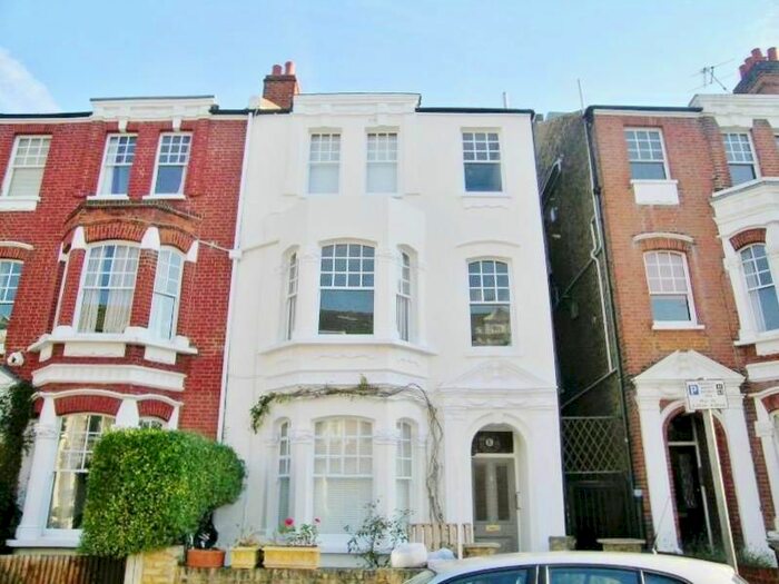 Studio To Rent In Carmalt Gardens, Putney, SW15