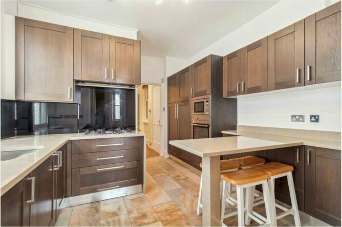 2 Bedroom Flat To Rent In Oxford &amp; Cambridge Mansions, Old Marylebone Road, NW1