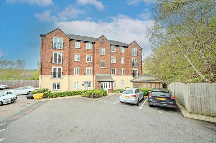 2 Bedroom Apartment For Sale In Whitstable Mews, Leeds, LS12