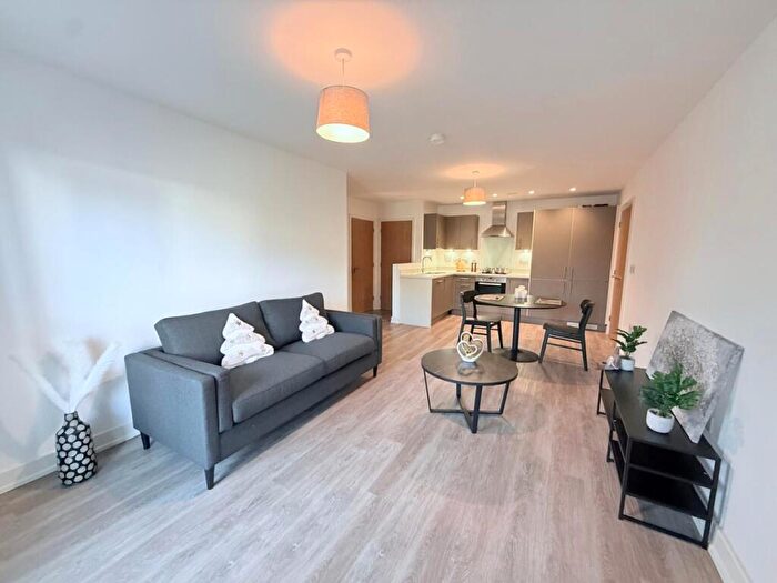 1 Bedroom Flat To Rent In Holmbush Mews, The Green, RH12