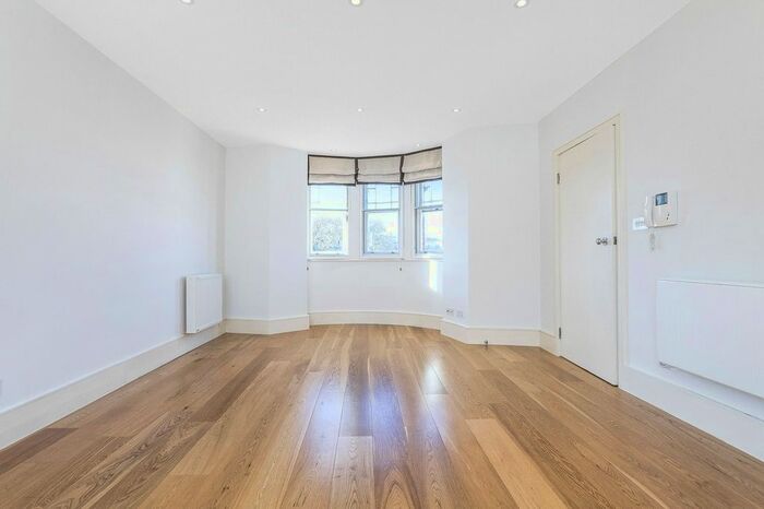 2 Bedroom Flat To Rent In Exhibition Road, South Kensington, London, Uk, SW7
