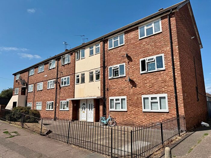 2 Bedroom Flat For Sale In Harwood Court, Kent Road, Grays, RM17