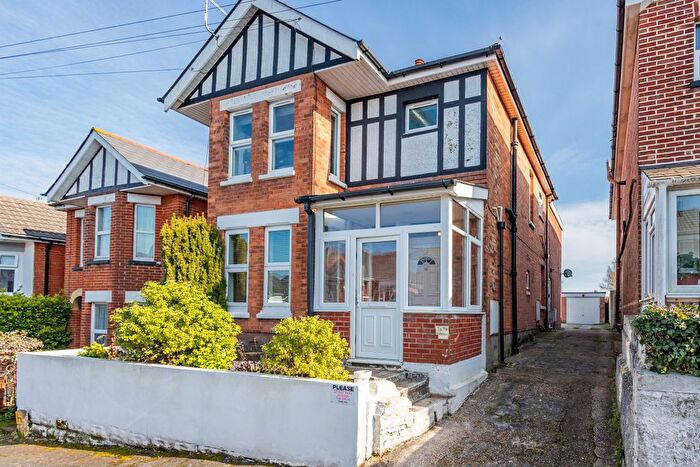 2 Bedroom Flat For Sale In Crichel Road, Winton, Bournemouth, BH9