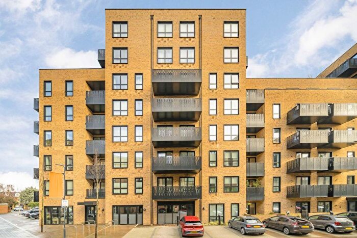 2 Bedroom Flat To Rent In Middle Road, Hanwell, W7