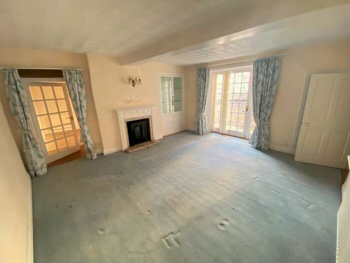 4 Bedroom Mixed Use Commercial Property For Sale In 18 Market Place