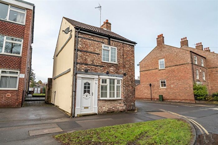 2 Bedroom Cottage To Rent In Main Street, Fulford, York, YO10
