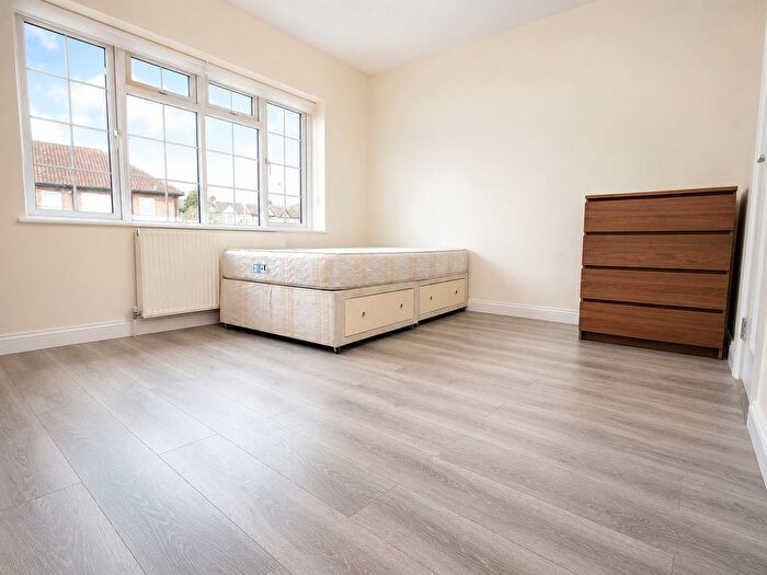 Property To Rent In Summers Lane, London, N12