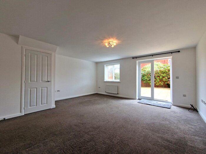 4 Bedroom Semi-Detached House To Rent In Golby Road, Bloxham, Oxon, OX15