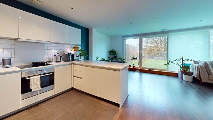 2 Bedroom Flat For Sale In Rossetti Apartments, Saffron Central Square, Croydon, CR0
