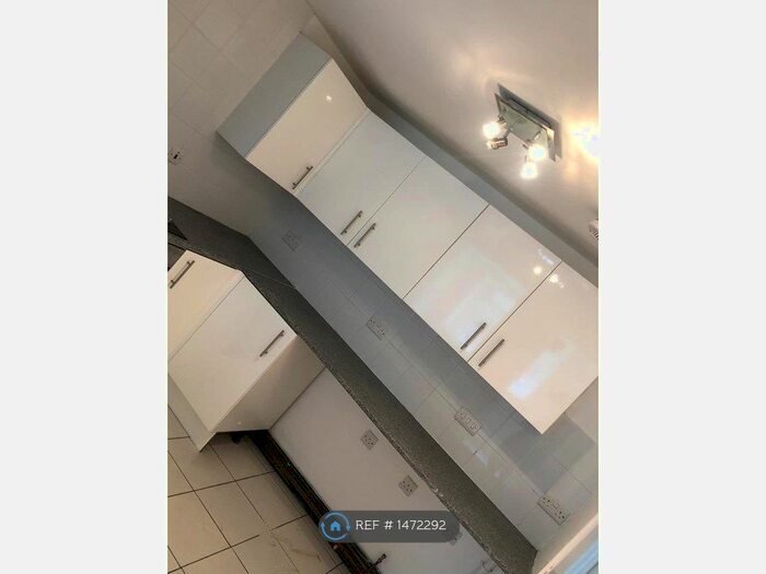 1 Bedroom Flat To Rent In Commercial Road, Llanhillith, NP13