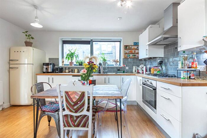 1 Bedroom Apartment To Rent In New Cross Road, London, SE14